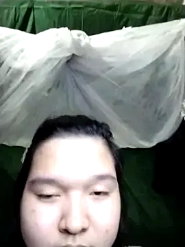 Snapshot of Thomgdee chatting on 02/14/25, 11:53 Thomgdee online show from 02/14/25, 11:53