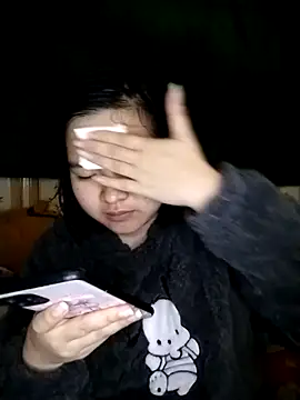 Snapshot of Thomgdee chatting on 02/18/25, 04:26 Thomgdee online show from 02/18/25, 04:26