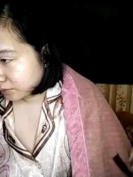 Snapshot of Thomgdee chatting on 02/20/25, 09:53 Thomgdee online show from 02/20/25, 09:53