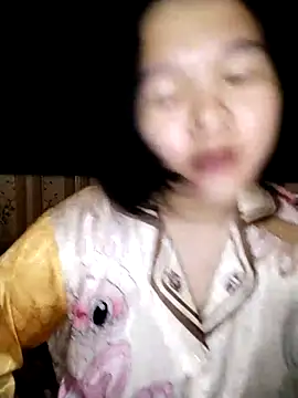 Snapshot of Thomgdee chatting on 02/21/25, 01:33 Thomgdee online show from 02/21/25, 01:33