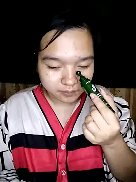 Snapshot of Thomgdee chatting on 02/22/25, 05:02 Thomgdee online show from 02/22/25, 05:02