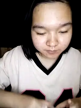 Snapshot of Thomgdee chatting on 02/23/25, 07:11 Thomgdee online show from 02/23/25, 07:11