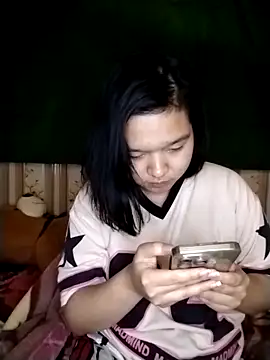 Snapshot of Thomgdee chatting on 02/23/25, 10:49 Thomgdee online show from 02/23/25, 10:49