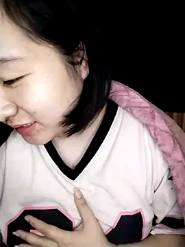 Snapshot of Thomgdee chatting on 02/23/25, 01:53 Thomgdee online show from 02/23/25, 01:53