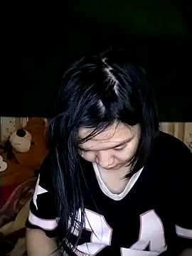 Snapshot of Thomgdee chatting on 02/24/25, 06:16 Thomgdee online show from 02/24/25, 06:16