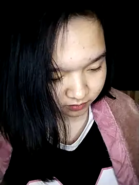 Snapshot of Thomgdee chatting on 02/24/25, 10:15 Thomgdee online show from 02/24/25, 10:15