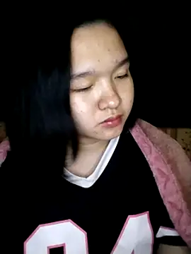 Snapshot of Thomgdee chatting on 02/24/25, 01:21 Thomgdee online show from 02/24/25, 01:21