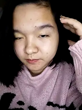 Snapshot of Thomgdee chatting on 02/24/25, 04:26 Thomgdee online show from 02/24/25, 04:26