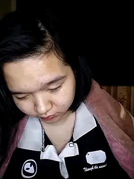 Snapshot of Thomgdee chatting on 02/27/25, 06:18 Thomgdee online show from 02/27/25, 06:18