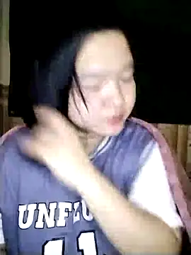 Snapshot of Thomgdee chatting on 02/27/25, 09:22 Thomgdee online show from 02/27/25, 09:22