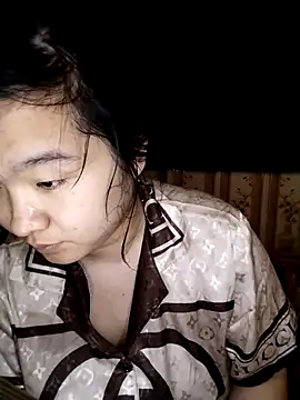 Snapshot of Thomgdee chatting on 02/28/25, 05:59 Thomgdee online show from 02/28/25, 05:59