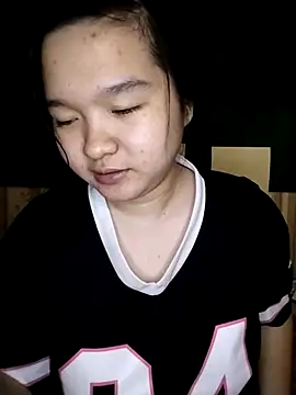 Snapshot of Thomgdee chatting on 03/01/25, 06:24 Thomgdee online show from 03/01/25, 06:24