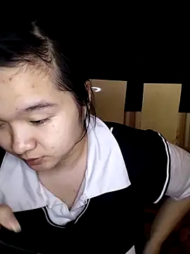 Snapshot of Thomgdee chatting on 03/01/25, 01:18 Thomgdee online show from 03/01/25, 01:18