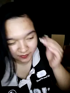 Snapshot of Thomgdee chatting on 03/04/25, 10:02 Thomgdee online show from 03/04/25, 10:02