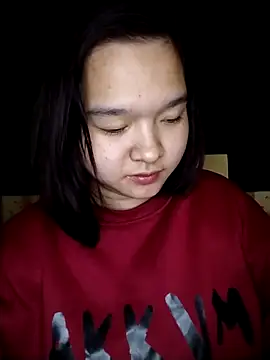 Snapshot of Thomgdee chatting on 03/21/25, 10:28 Thomgdee online show from 03/21/25, 10:28