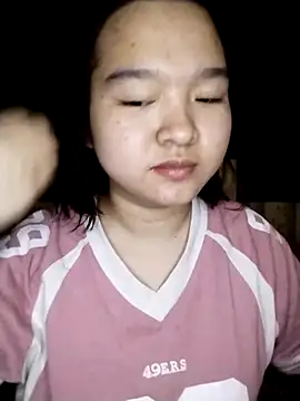 Snapshot of Thomgdee chatting on 03/22/25, 09:13 Thomgdee online show from 03/22/25, 09:13