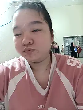 Snapshot of Thomgdee chatting on 09/12/25, 05:18 Thomgdee online show from 09/12/25, 05:18