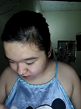 Snapshot of Thomgdee chatting on 09/22/25, 12:34 Thomgdee online show from 09/22/25, 12:34