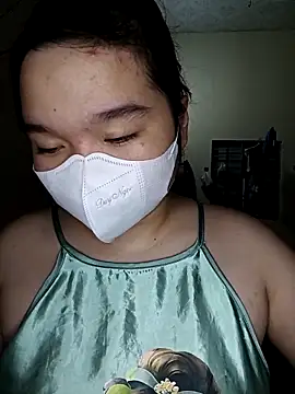 Snapshot of Thomgdee chatting on 09/23/25, 12:46 Thomgdee online show from 09/23/25, 12:46