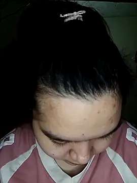 Snapshot of Thomgdee chatting on 10/08/25, 12:52 Thomgdee online show from 10/08/25, 12:52