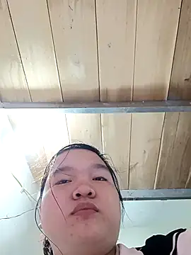 Snapshot of Thomgdee chatting on 10/21/25, 01:06 Thomgdee online show from 10/21/25, 01:06