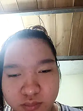 Snapshot of Thomgdee chatting on 10/24/25, 01:03 Thomgdee online show from 10/24/25, 01:03