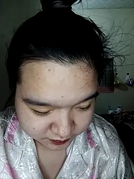 Snapshot of Thomgdee chatting on 10/29/25, 06:48 Thomgdee online show from 10/29/25, 06:48