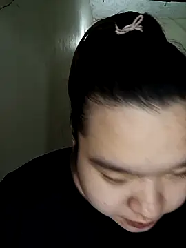 Snapshot of Thomgdee chatting on 10/30/25, 01:29 Thomgdee online show from 10/30/25, 01:29