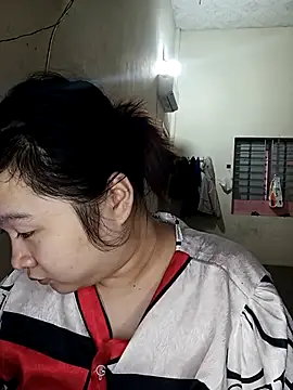 Snapshot of Thomgdee chatting on 11/11/25, 06:02 Thomgdee online show from 11/11/25, 06:02