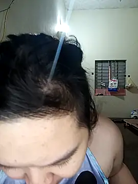 Snapshot of Thomgdee chatting on 11/14/25, 01:26 Thomgdee online show from 11/14/25, 01:26