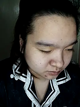 Snapshot of Thomgdee chatting on 11/17/25, 05:35 Thomgdee online show from 11/17/25, 05:35