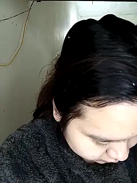 Snapshot of Thomgdee chatting on 11/28/25, 01:52 Thomgdee online show from 11/28/25, 01:52