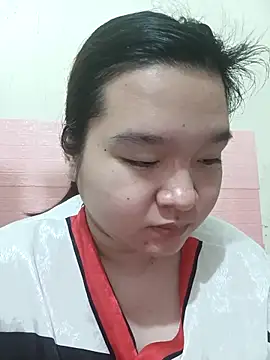 Snapshot of Thomgdee chatting on 12/04/25, 01:48 Thomgdee online show from 12/04/25, 01:48