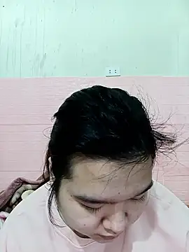 Snapshot of Thomgdee chatting on 01/13/26, 01:11 Thomgdee online show from 01/13/26, 01:11