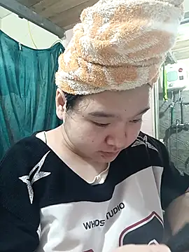 Snapshot of Thomgdee chatting on 03/08/26, 05:33 Thomgdee online show from 03/08/26, 05:33