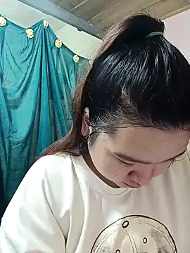 Snapshot of Thomgdee chatting on 03/26/26, 01:22 Thomgdee online show from 03/26/26, 01:22