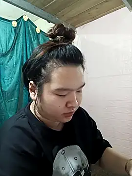 Snapshot of Thomgdee chatting on 04/02/26, 01:58 Thomgdee online show from 04/02/26, 01:58