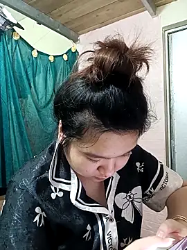 Snapshot of Thomgdee chatting on 04/02/26, 05:43 Thomgdee online show from 04/02/26, 05:43