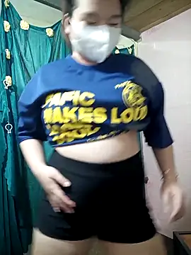 Snapshot of Thomgdee chatting on 04/27/26, 07:17 Thomgdee online show from 04/27/26, 07:17