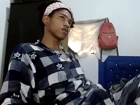 Snapshot of miriam775 chatting on 12/04/24, 02:26 miriam775 online show from 12/04/24, 02:26