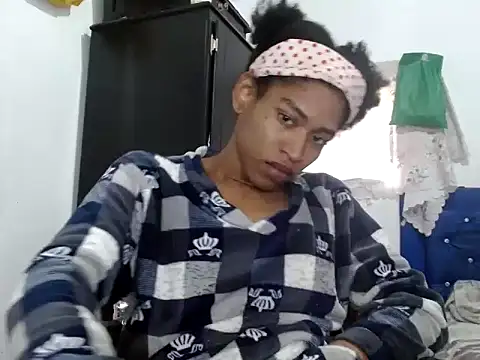 Snapshot of miriam775 chatting on 12/26/24, 03:42 miriam775 online show from 12/26/24, 03:42