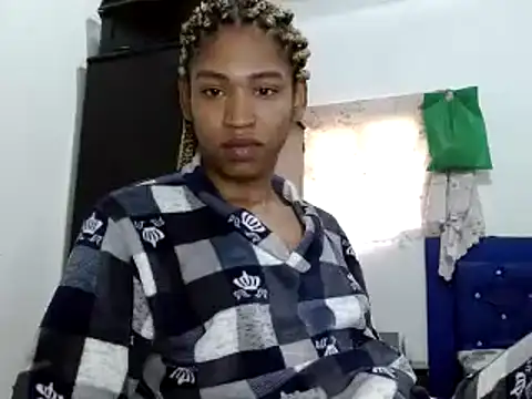 Snapshot of miriam775 chatting on 01/07/25, 03:44 miriam775 online show from 01/07/25, 03:44