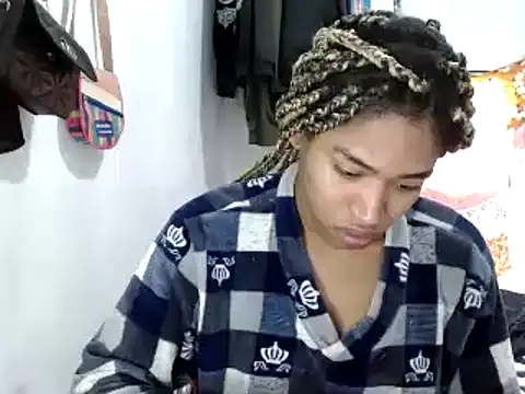 Snapshot of miriam775 chatting on 02/16/25, 02:54 miriam775 online show from 02/16/25, 02:54