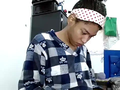 Snapshot of miriam775 chatting on 03/10/25, 11:53 miriam775 online show from 03/10/25, 11:53