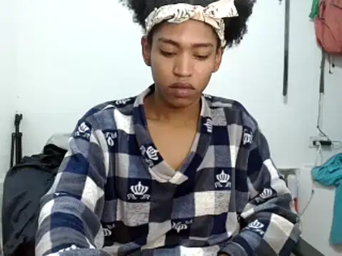 Snapshot of miriam775 chatting on 09/08/25, 03:00 miriam775 online show from 09/08/25, 03:00