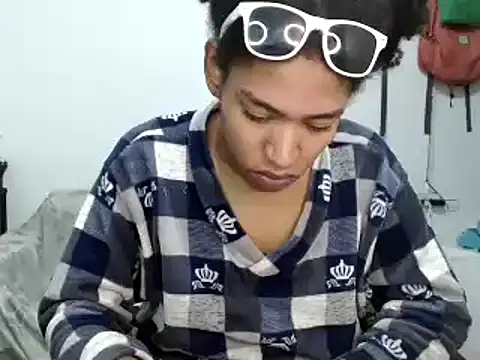 Snapshot of miriam775 chatting on 09/10/25, 10:48 miriam775 online show from 09/10/25, 10:48