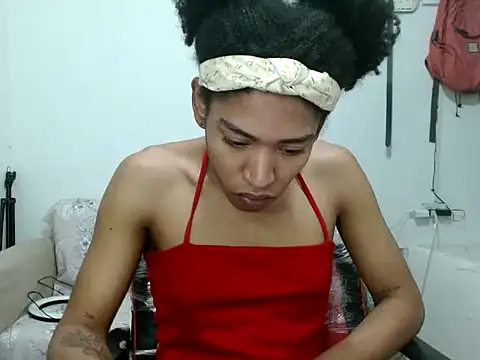 Snapshot of miriam775 chatting on 09/19/25, 11:11 miriam775 online show from 09/19/25, 11:11