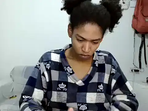 Snapshot of miriam775 chatting on 10/20/25, 10:59 miriam775 online show from 10/20/25, 10:59