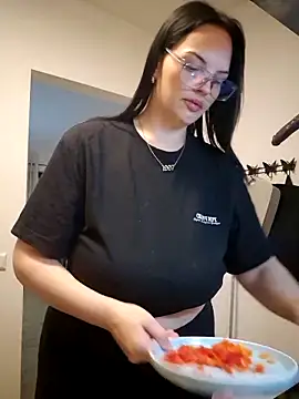 Jujuicy 97 online show from 10/27/25, 04:22