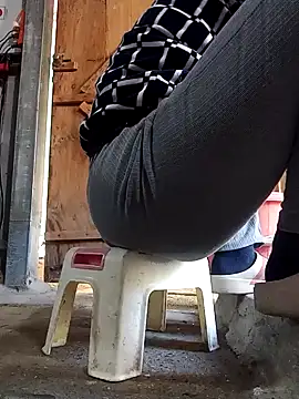 JasminePham online show from 01/12/25, 01:53